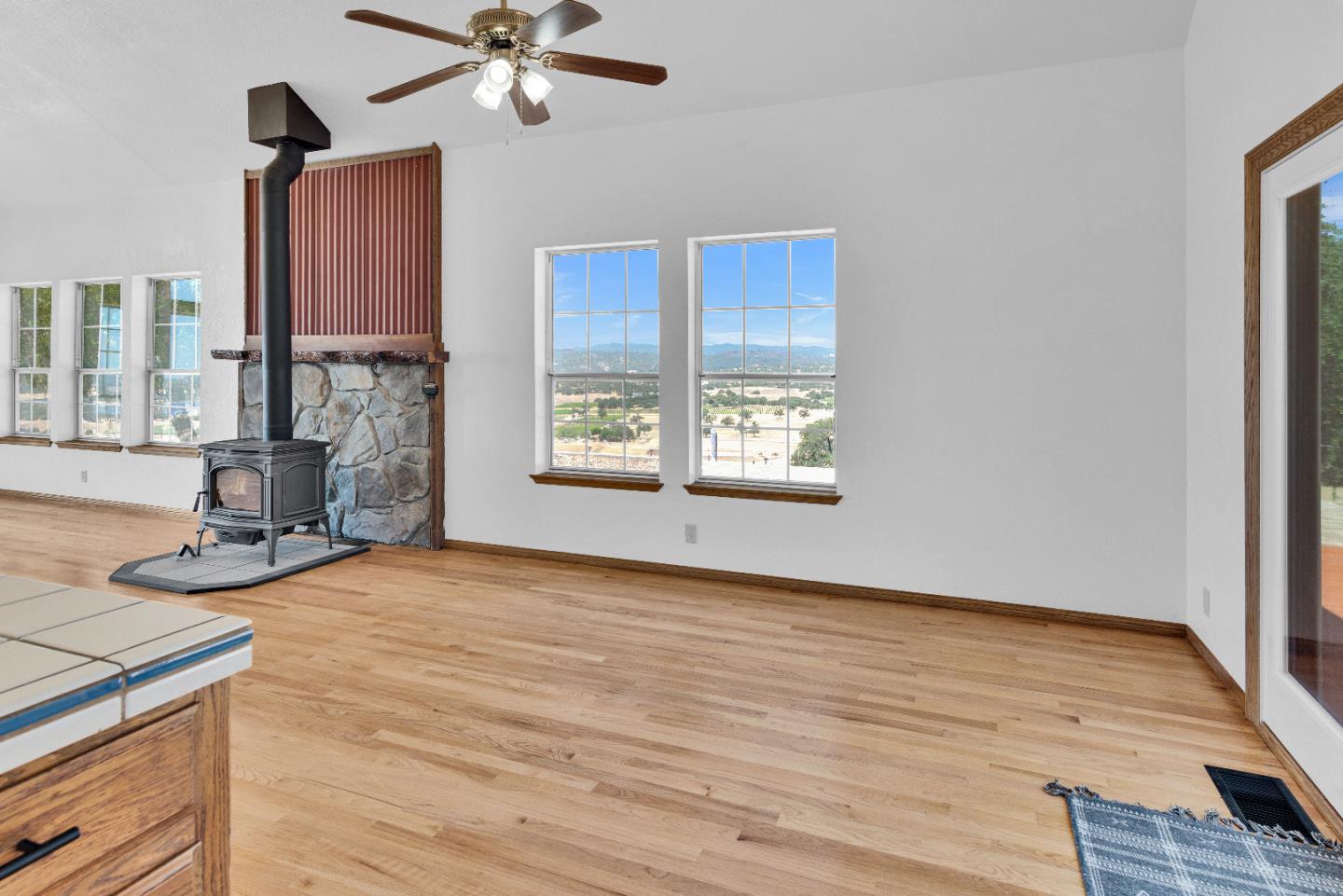 Detail Gallery Image 14 of 57 For 70500 Bradley Lockwood Rd, Lockwood,  CA 93932 - 3 Beds | 2/1 Baths