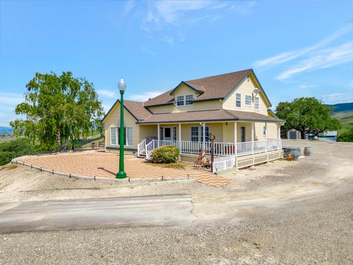Detail Gallery Image 3 of 57 For 70500 Bradley Lockwood Rd, Lockwood,  CA 93932 - 3 Beds | 2/1 Baths
