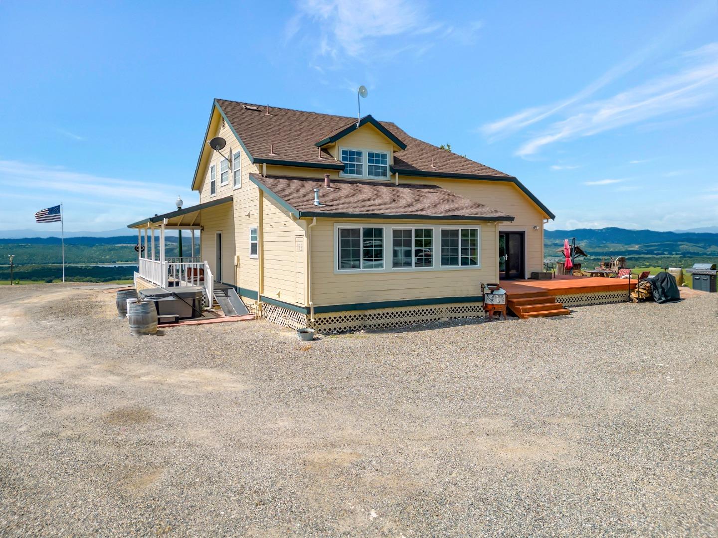 Detail Gallery Image 5 of 57 For 70500 Bradley Lockwood Rd, Lockwood,  CA 93932 - 3 Beds | 2/1 Baths