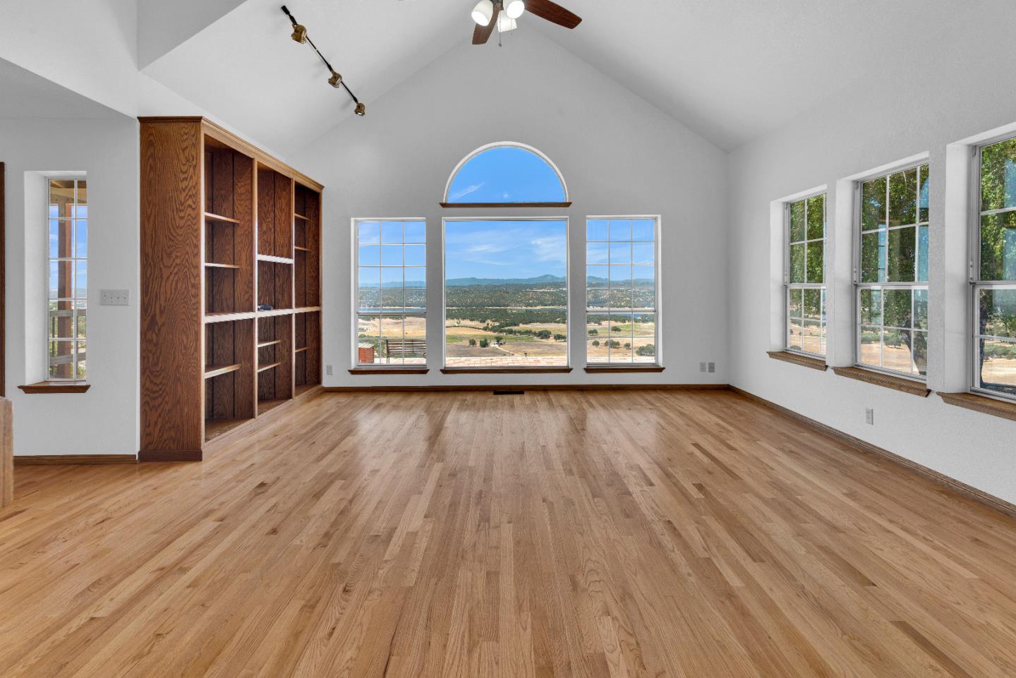 Detail Gallery Image 9 of 57 For 70500 Bradley Lockwood Rd, Lockwood,  CA 93932 - 3 Beds | 2/1 Baths