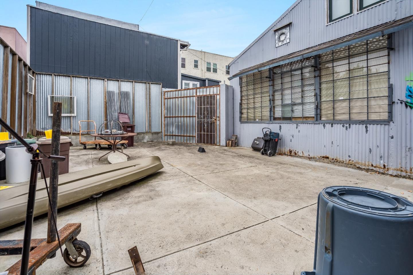 Detail Gallery Image 3 of 24 For 5526 San Pablo Ave, Oakland,  CA 94608 - – Beds | – Baths