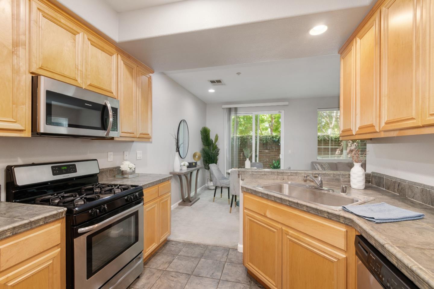 Detail Gallery Image 11 of 22 For 271 Washington Dr, Brentwood,  CA 94513 - 3 Beds | 2/1 Baths