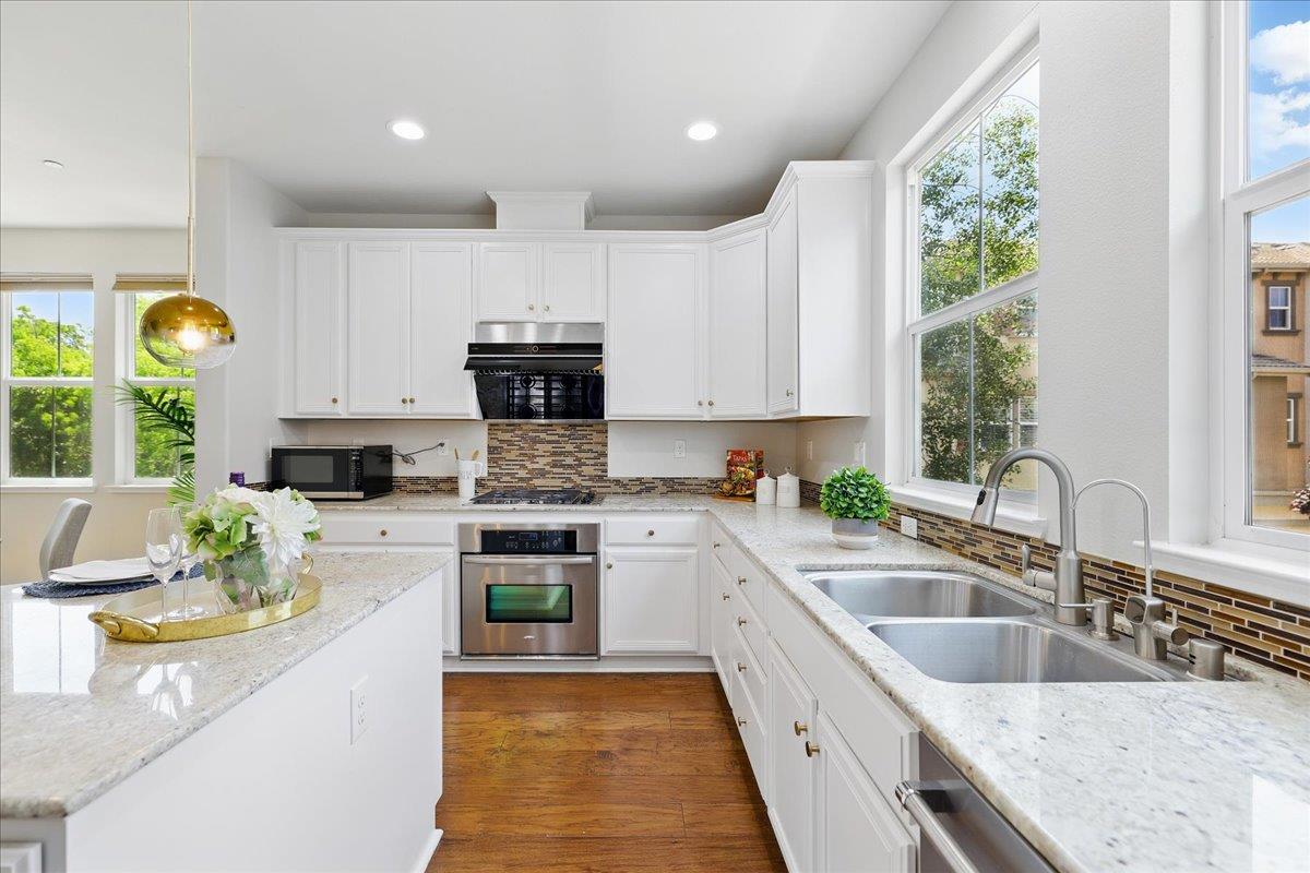 Detail Gallery Image 10 of 46 For 1581 Shore Pl #1,  Santa Clara,  CA 95054 - 4 Beds | 4 Baths