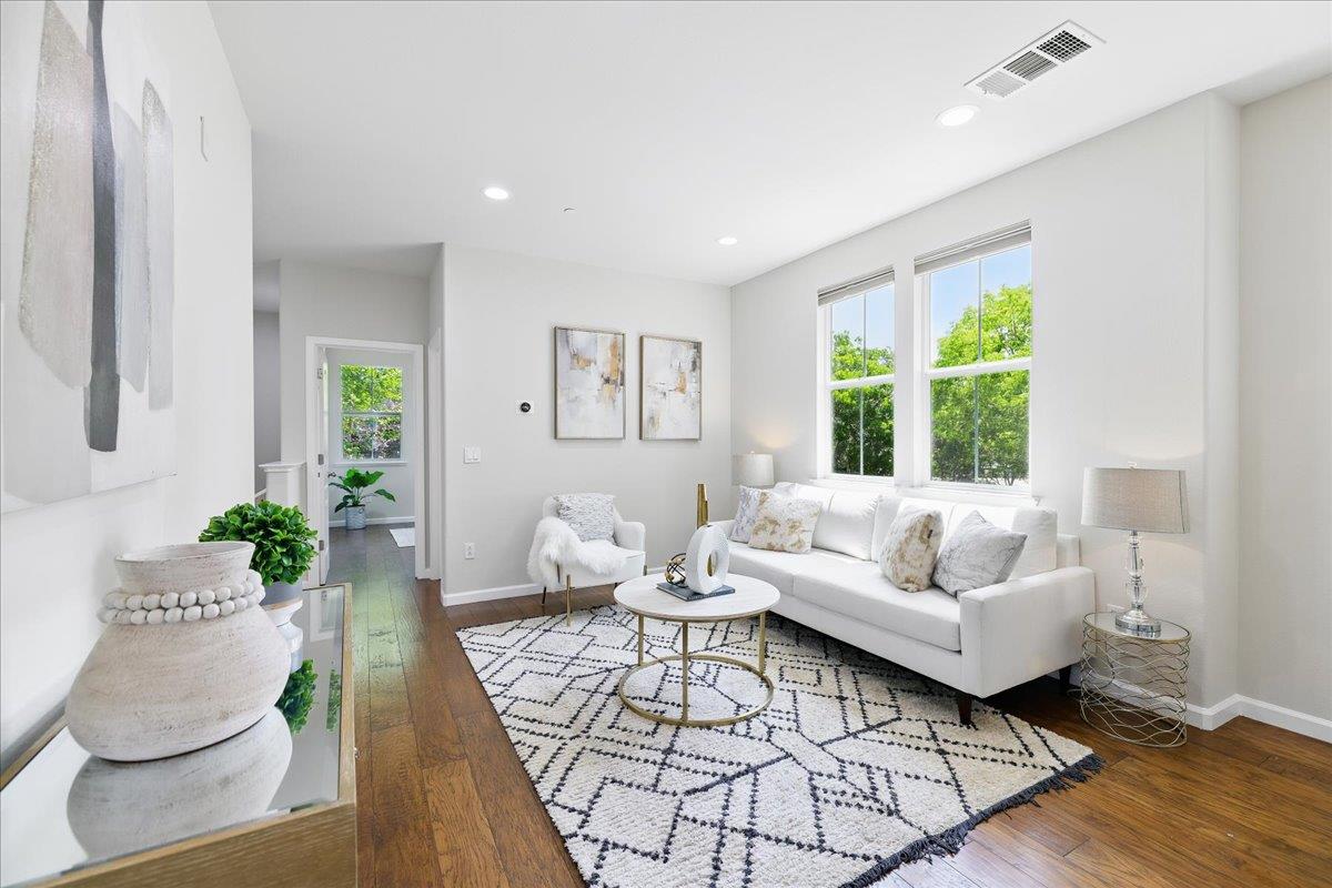 Detail Gallery Image 5 of 46 For 1581 Shore Pl #1,  Santa Clara,  CA 95054 - 4 Beds | 4 Baths