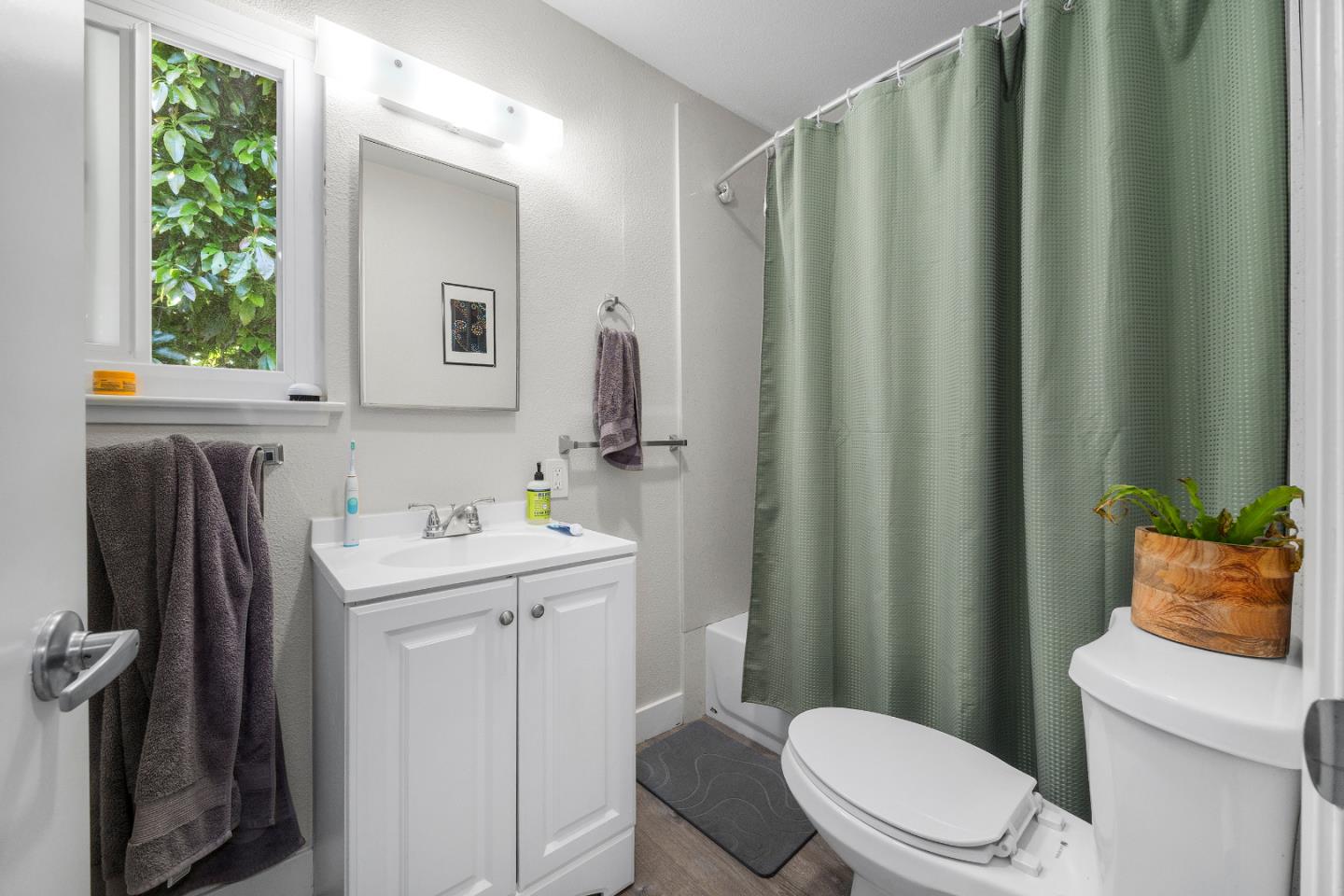 Detail Gallery Image 18 of 35 For 924 30th Ave, Santa Cruz,  CA 95062 - – Beds | – Baths