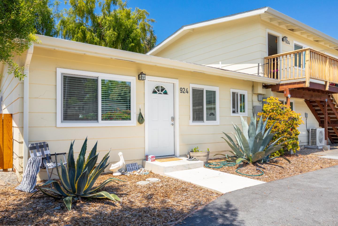 Detail Gallery Image 3 of 35 For 924 30th Ave, Santa Cruz,  CA 95062 - – Beds | – Baths
