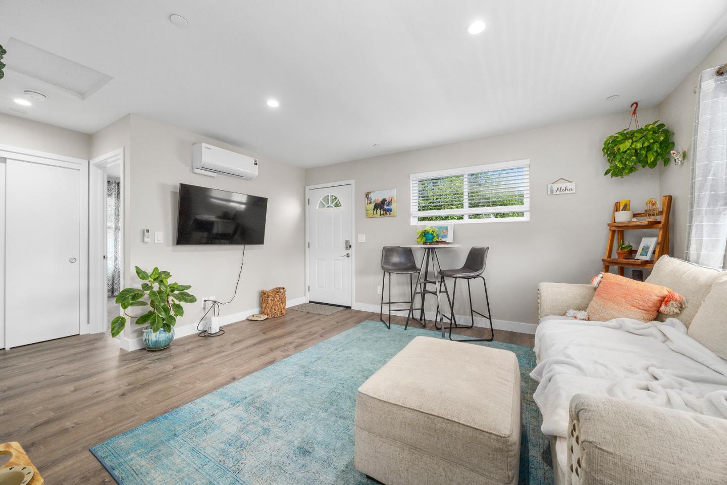 Detail Gallery Image 7 of 35 For 924 30th Ave, Santa Cruz,  CA 95062 - – Beds | – Baths