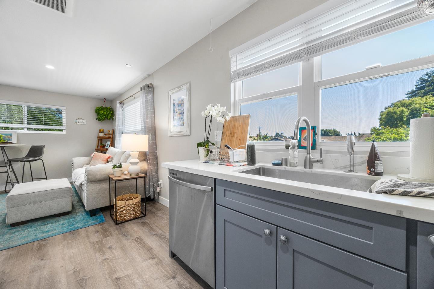Detail Gallery Image 9 of 35 For 924 30th Ave, Santa Cruz,  CA 95062 - – Beds | – Baths
