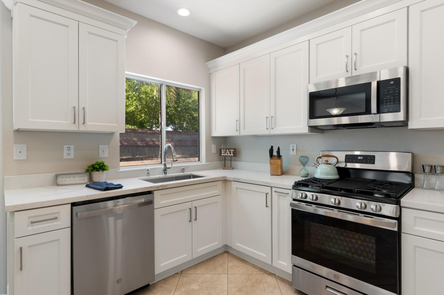 Detail Gallery Image 11 of 45 For 743 Arbor Ct, Brentwood,  CA 94513 - 4 Beds | 2/1 Baths
