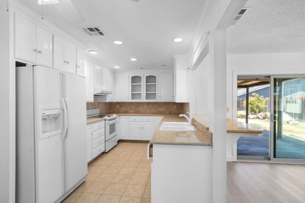 Detail Gallery Image 5 of 27 For 257 Robert Ave, Ripon,  CA 95366 - 3 Beds | 2 Baths