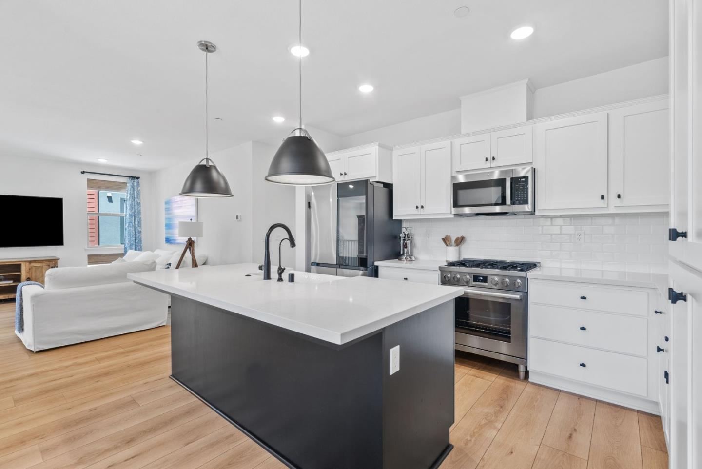 Detail Gallery Image 23 of 43 For 6633 Optimum Loop, San Jose,  CA 95119 - 3 Beds | 3 Baths