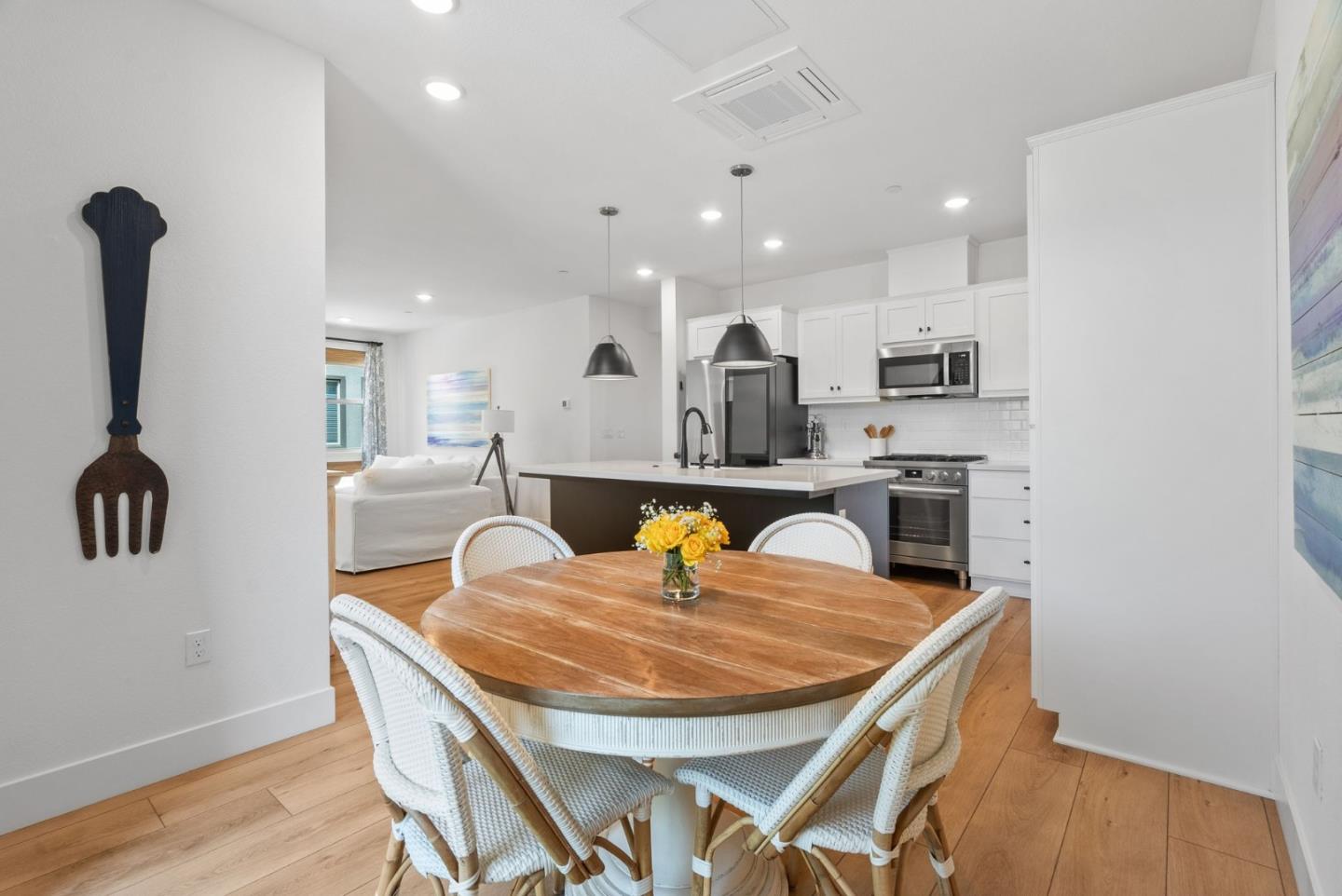 Detail Gallery Image 25 of 43 For 6633 Optimum Loop, San Jose,  CA 95119 - 3 Beds | 3 Baths