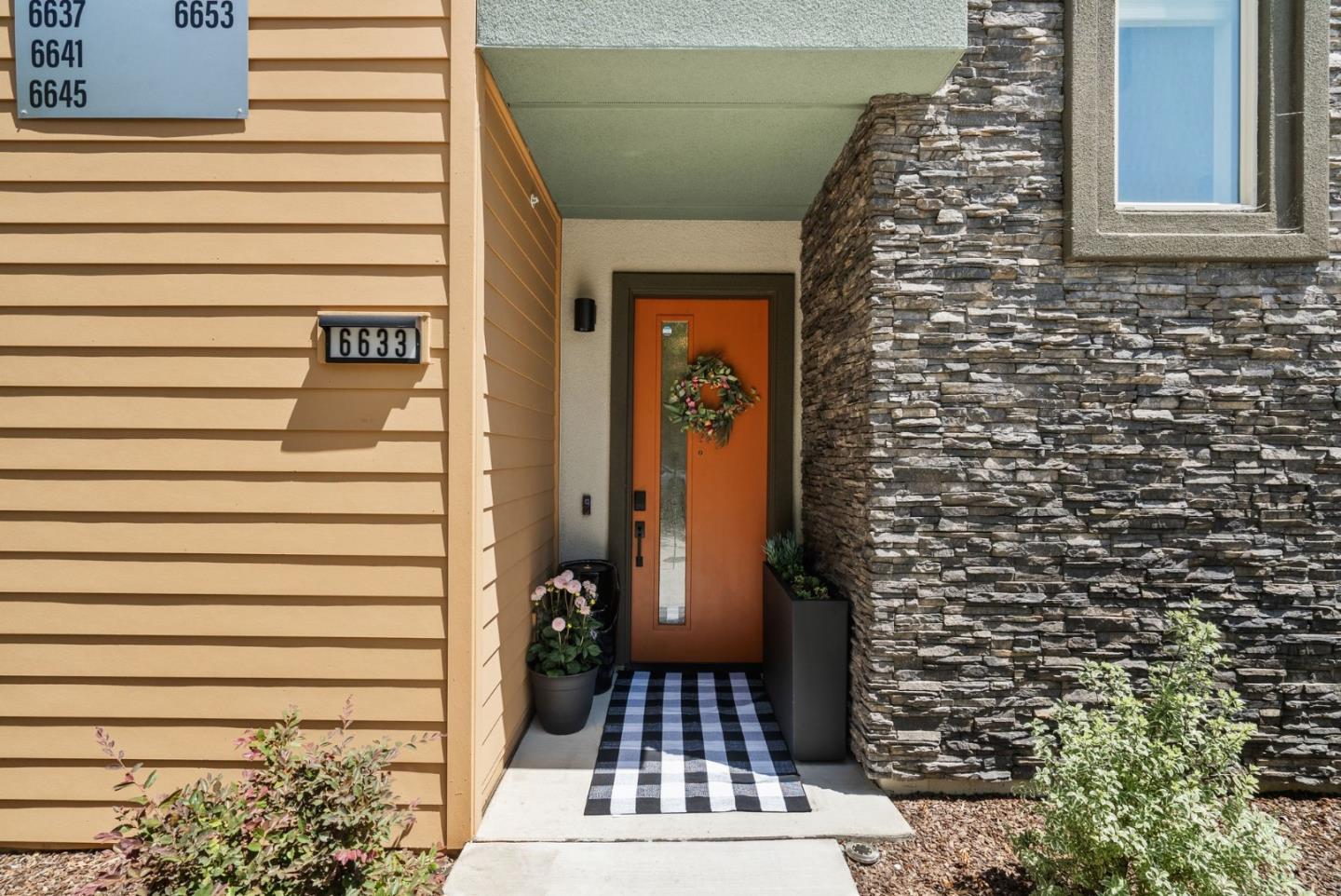 Detail Gallery Image 3 of 43 For 6633 Optimum Loop, San Jose,  CA 95119 - 3 Beds | 3 Baths