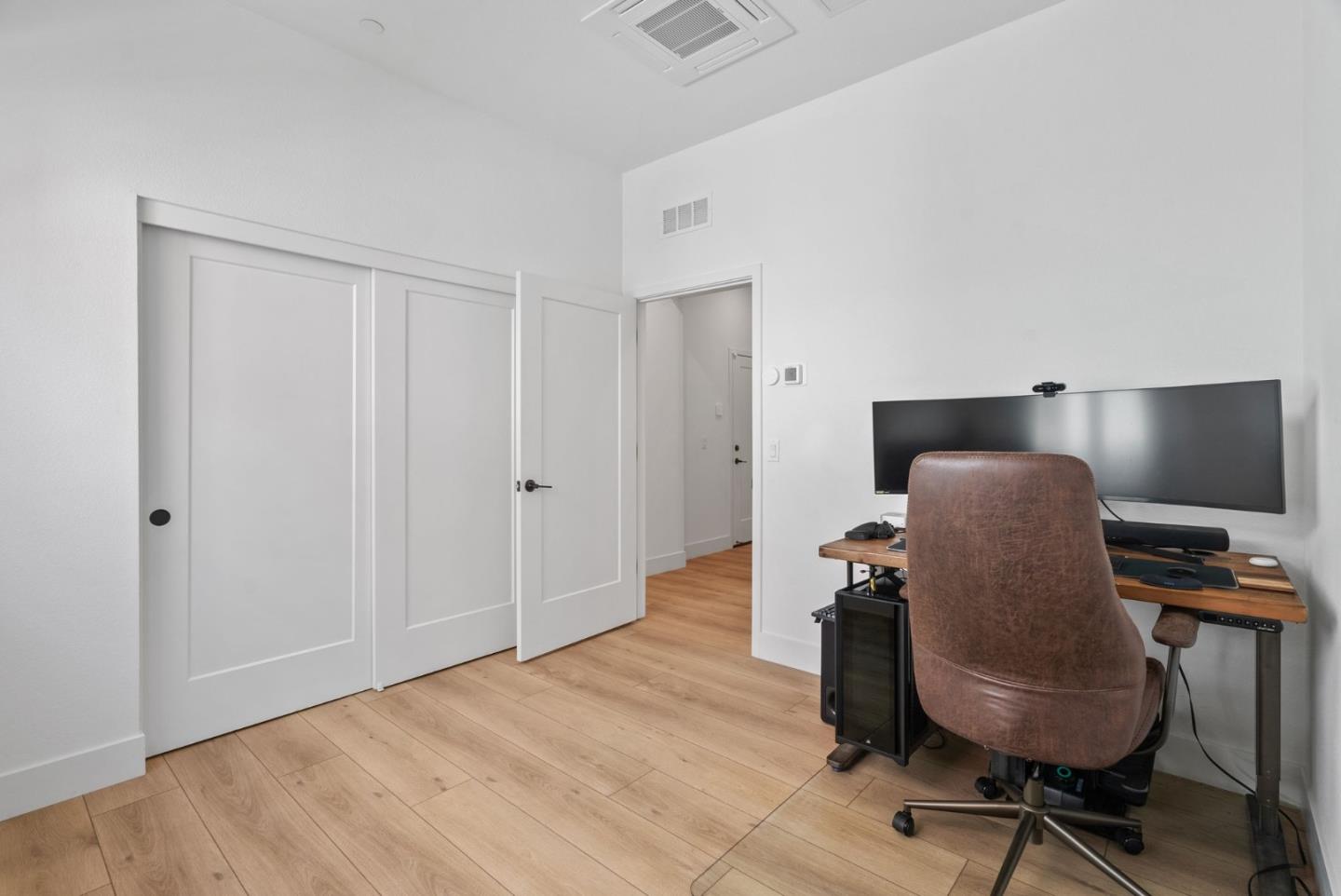 Detail Gallery Image 6 of 43 For 6633 Optimum Loop, San Jose,  CA 95119 - 3 Beds | 3 Baths