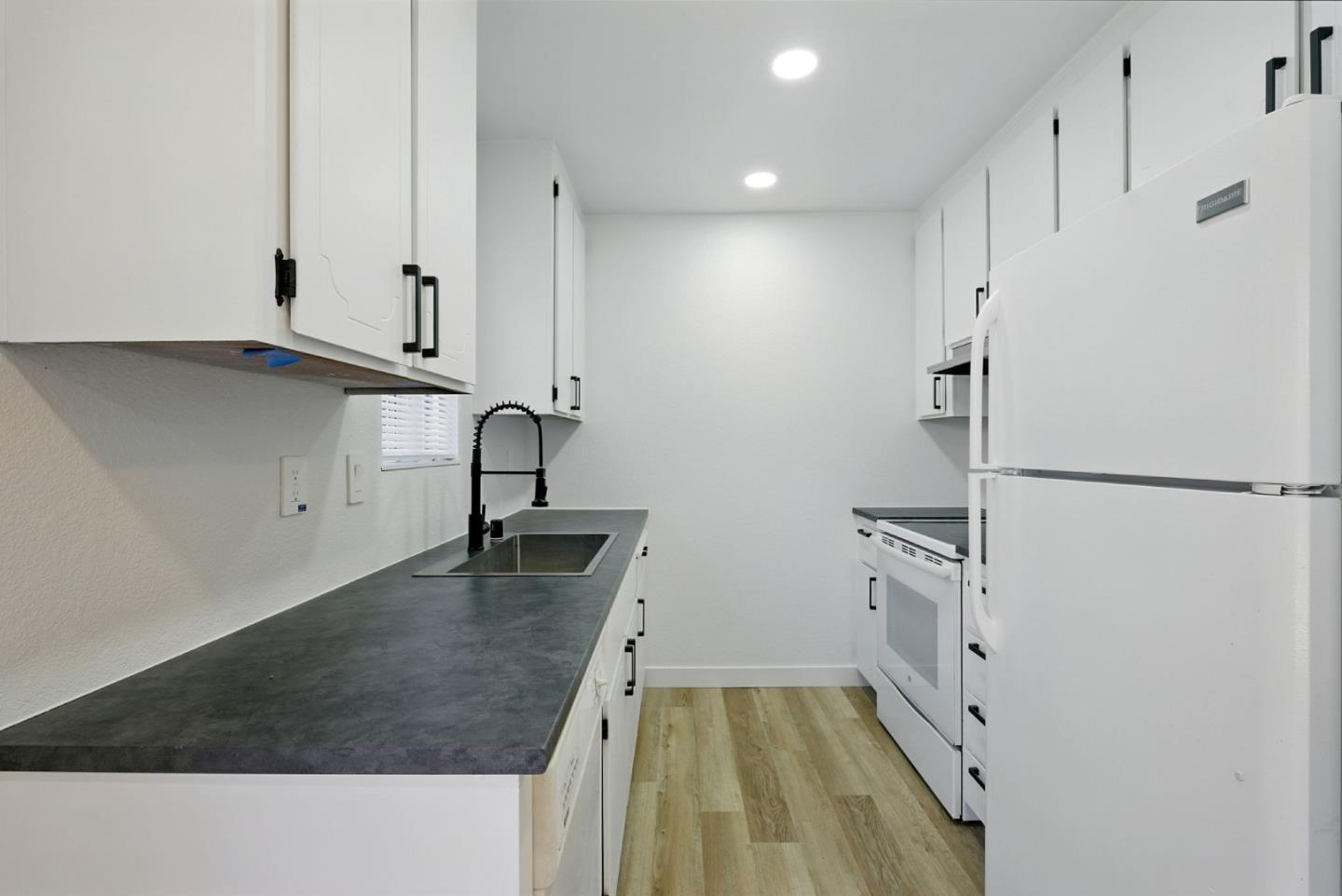 Detail Gallery Image 2 of 40 For 1739 Sapling Ct a,  Concord,  CA 94519 - 3 Beds | 2/1 Baths