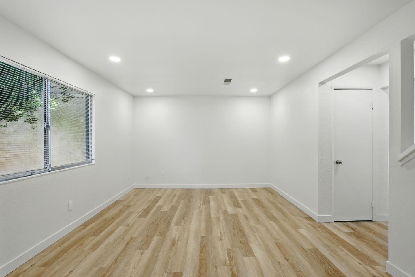 Detail Gallery Image 3 of 40 For 1739 Sapling Ct a,  Concord,  CA 94519 - 3 Beds | 2/1 Baths
