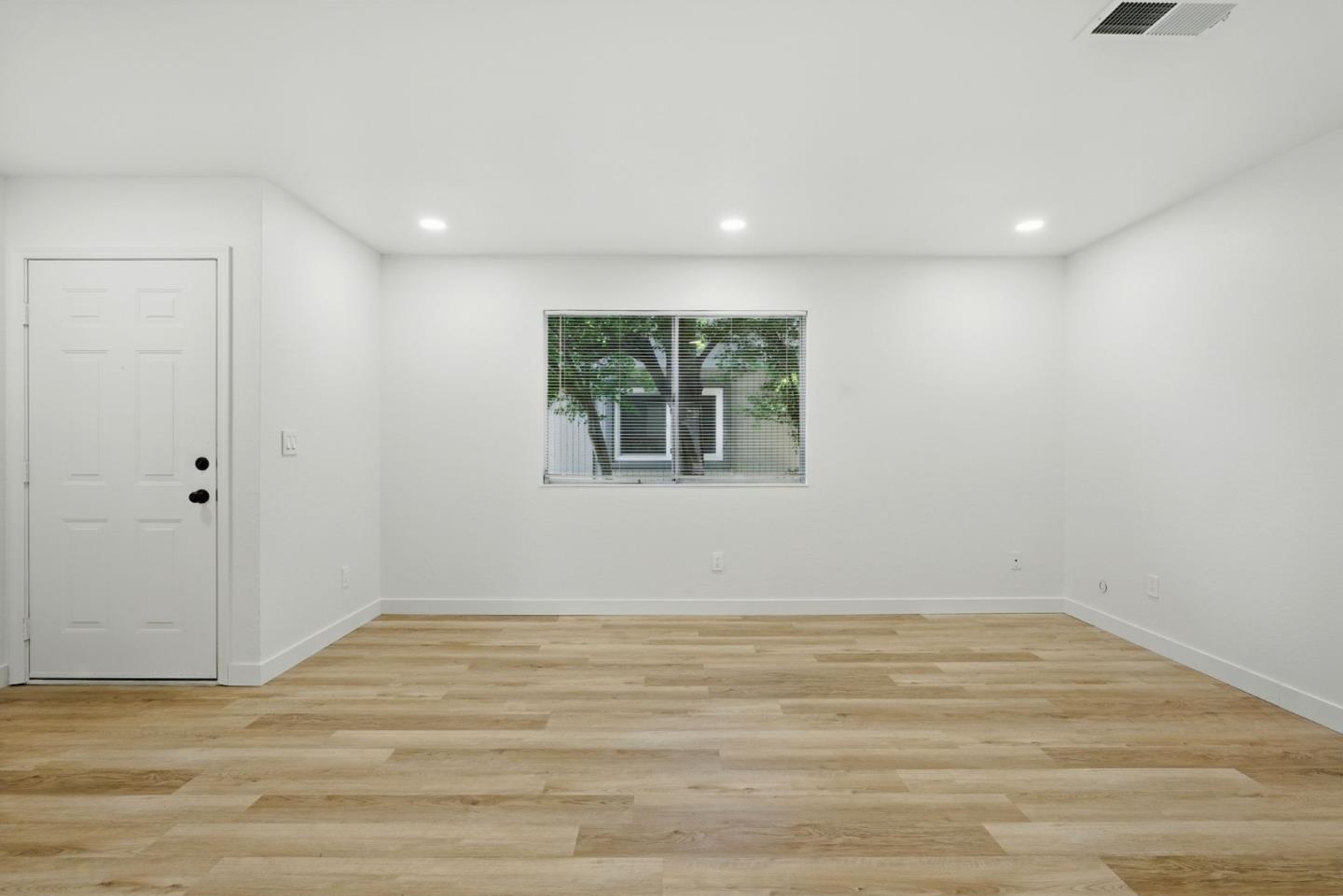 Detail Gallery Image 5 of 40 For 1739 Sapling Ct a,  Concord,  CA 94519 - 3 Beds | 2/1 Baths