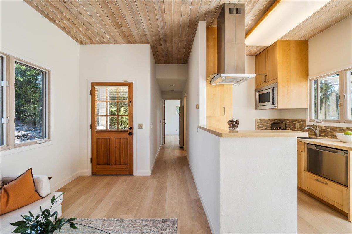 Detail Gallery Image 12 of 60 For 24826 Santa Fe St, Carmel,  CA 93923 - 3 Beds | 2 Baths