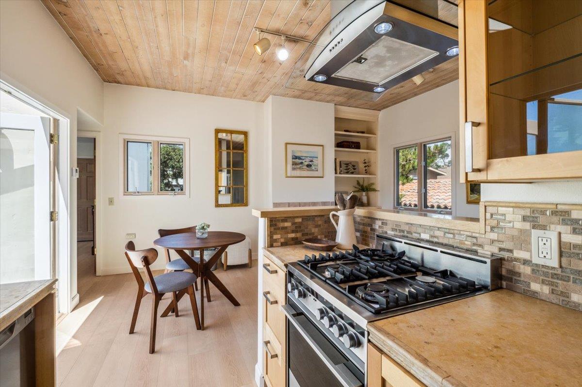 Detail Gallery Image 15 of 60 For 24826 Santa Fe St, Carmel,  CA 93923 - 3 Beds | 2 Baths