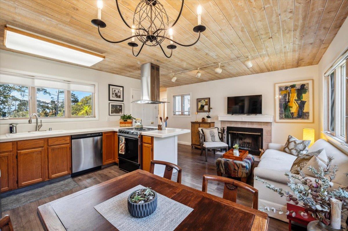 Detail Gallery Image 39 of 60 For 24826 Santa Fe St, Carmel,  CA 93923 - 3 Beds | 2 Baths