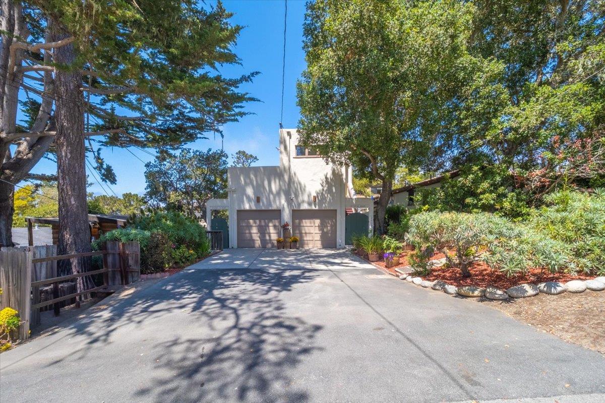 Detail Gallery Image 4 of 60 For 24826 Santa Fe St, Carmel,  CA 93923 - 3 Beds | 2 Baths