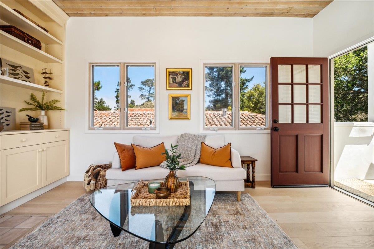 Detail Gallery Image 9 of 60 For 24826 Santa Fe St, Carmel,  CA 93923 - 3 Beds | 2 Baths