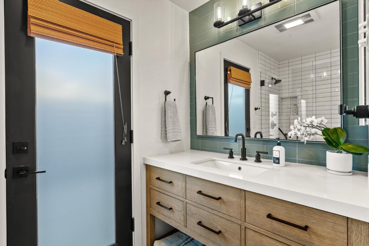 Detail Gallery Image 25 of 59 For 165 via Trinita, Aptos,  CA 95003 - 3 Beds | 2 Baths