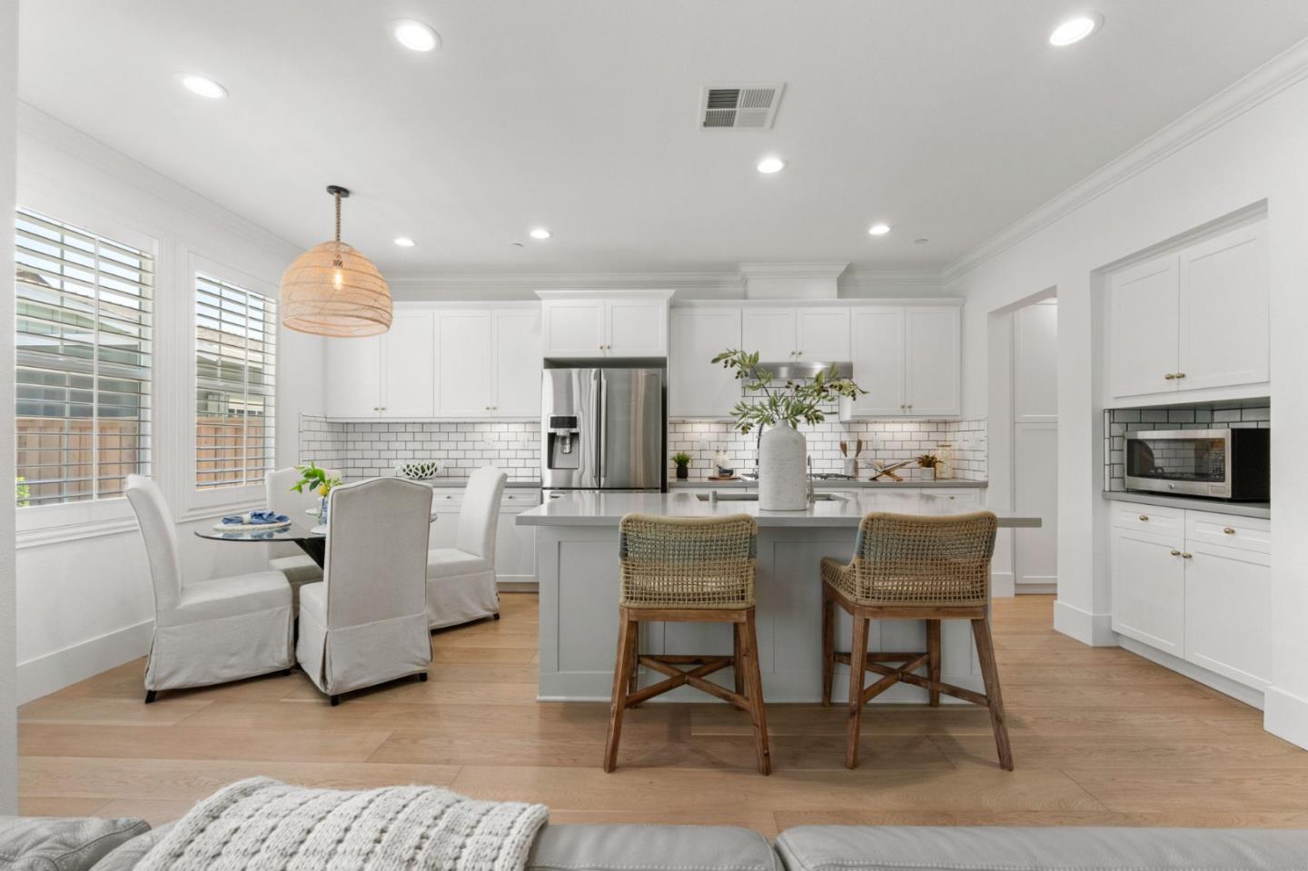 Detail Gallery Image 12 of 55 For 17920 Stoney Creek Way, Morgan Hill,  CA 95037 - 4 Beds | 2/1 Baths