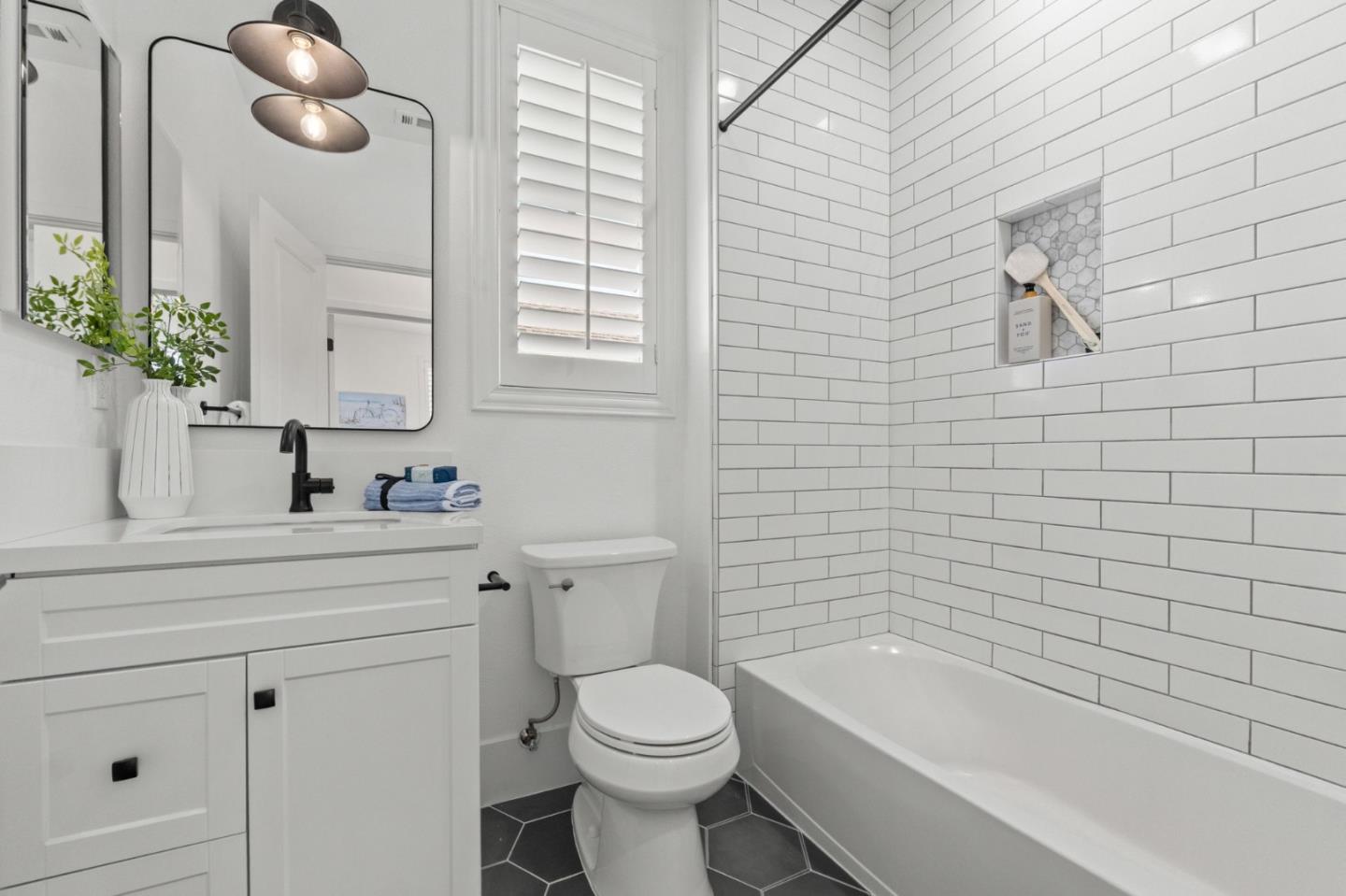 Detail Gallery Image 37 of 55 For 17920 Stoney Creek Way, Morgan Hill,  CA 95037 - 4 Beds | 2/1 Baths
