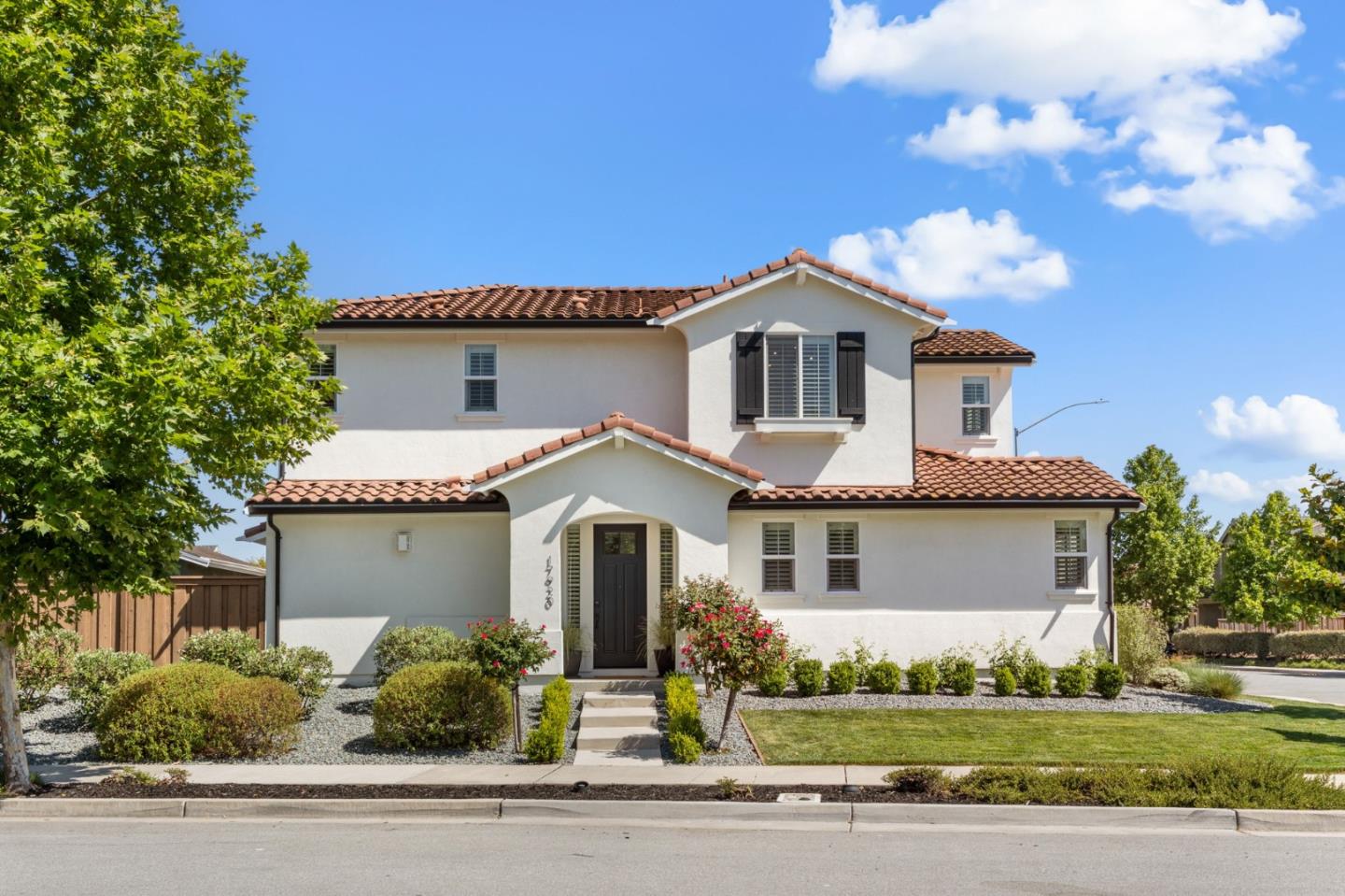 Detail Gallery Image 4 of 55 For 17920 Stoney Creek Way, Morgan Hill,  CA 95037 - 4 Beds | 2/1 Baths