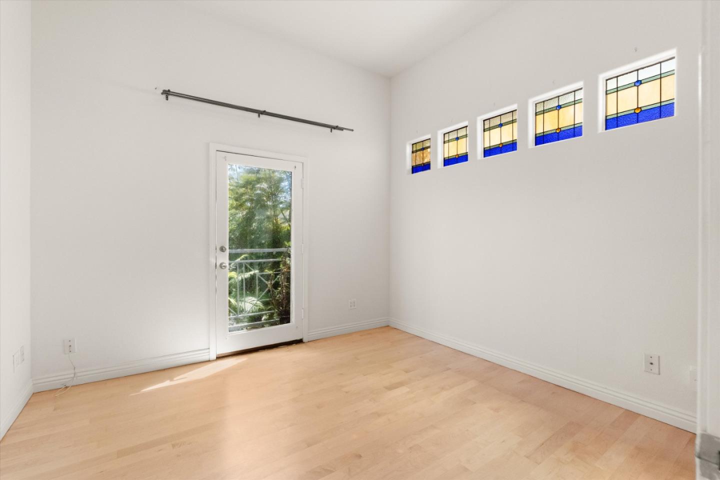 Detail Gallery Image 18 of 26 For 15153 Burbank Blvd #1,  Sherman Oaks,  CA 91411 - 2 Beds | 2/1 Baths