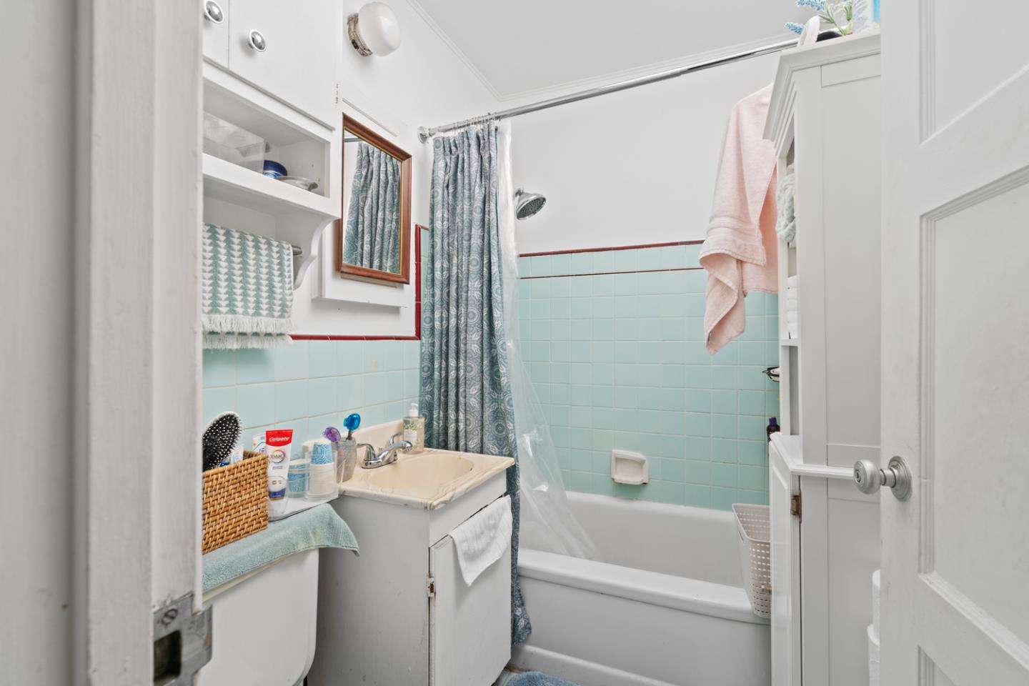Detail Gallery Image 11 of 19 For 150 Athens St, San Francisco,  CA 94112 - 2 Beds | 1 Baths