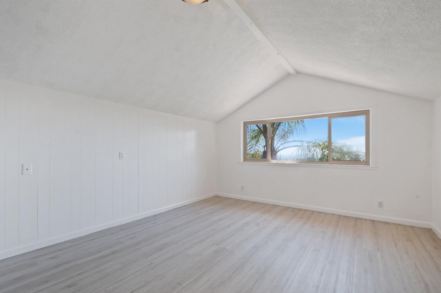 Detail Gallery Image 12 of 41 For 10981 Edgemont Dr, San Jose,  CA 95127 - 2 Beds | 2 Baths