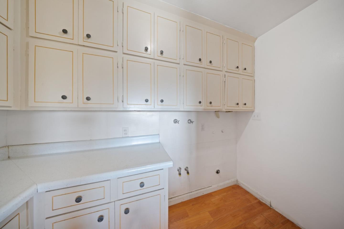 Detail Gallery Image 15 of 41 For 10981 Edgemont Dr, San Jose,  CA 95127 - 2 Beds | 2 Baths