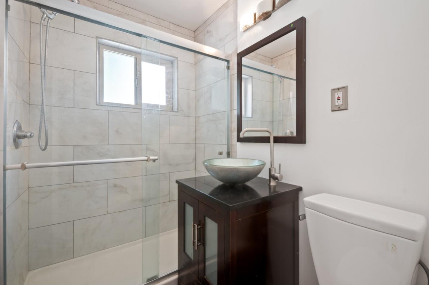 Detail Gallery Image 16 of 41 For 10981 Edgemont Dr, San Jose,  CA 95127 - 2 Beds | 2 Baths
