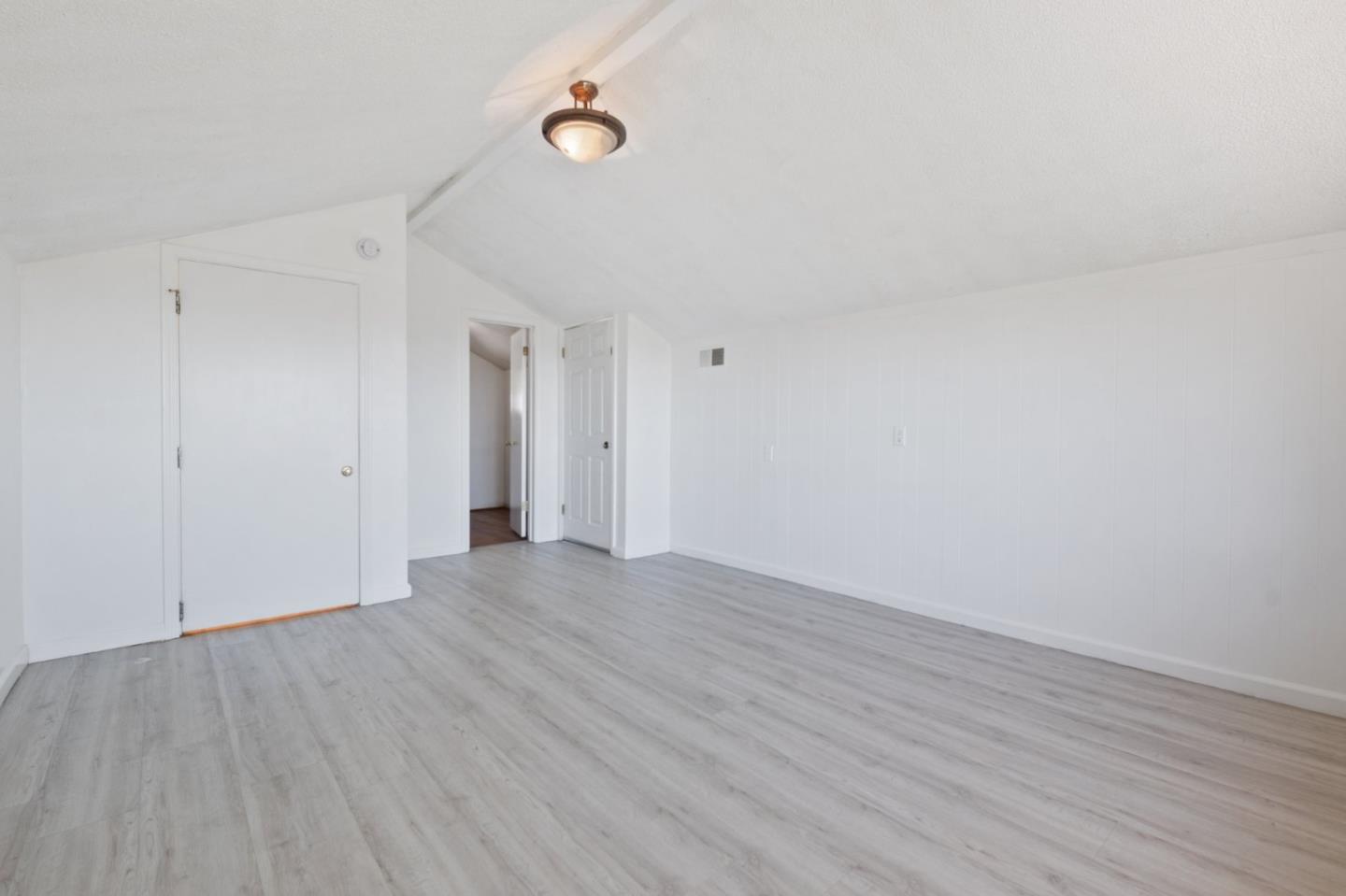 Detail Gallery Image 19 of 41 For 10981 Edgemont Dr, San Jose,  CA 95127 - 2 Beds | 2 Baths