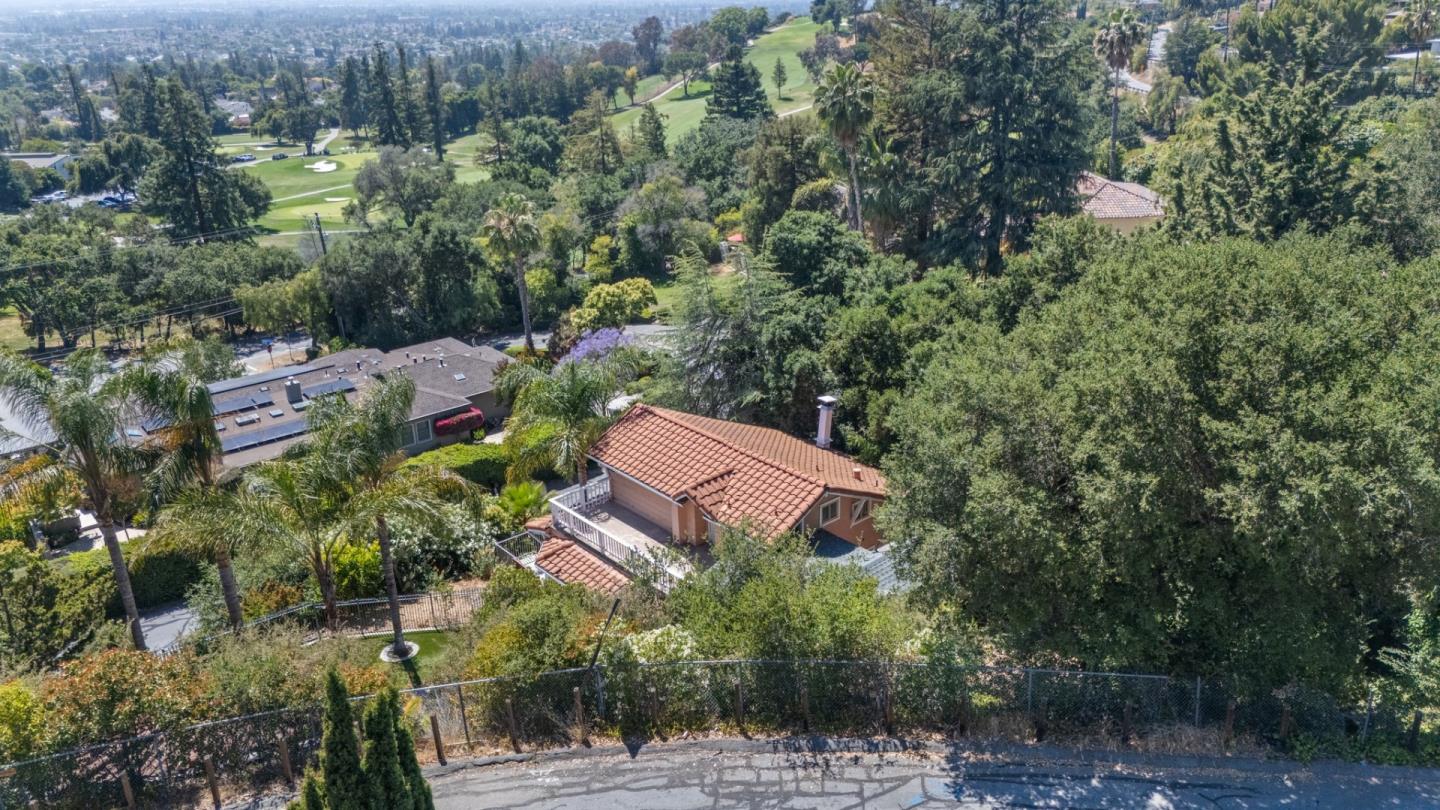 Detail Gallery Image 31 of 41 For 10981 Edgemont Dr, San Jose,  CA 95127 - 2 Beds | 2 Baths