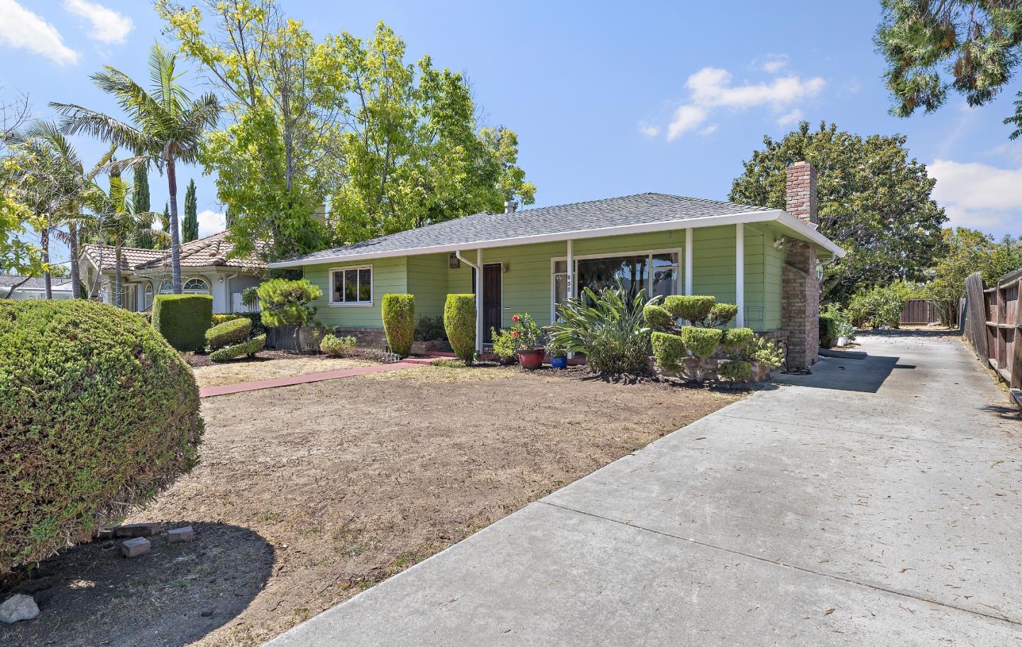 Detail Gallery Image 3 of 20 For 655 Eisenhower Dr, San Jose,  CA 95128 - 3 Beds | 1/1 Baths