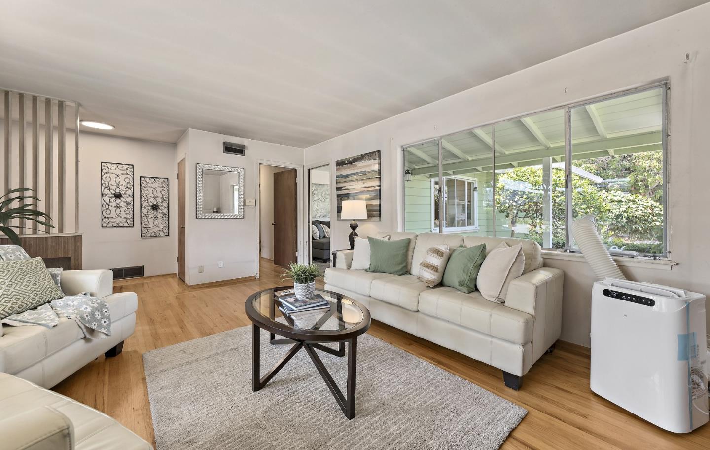 Detail Gallery Image 7 of 20 For 655 Eisenhower Dr, San Jose,  CA 95128 - 3 Beds | 1/1 Baths