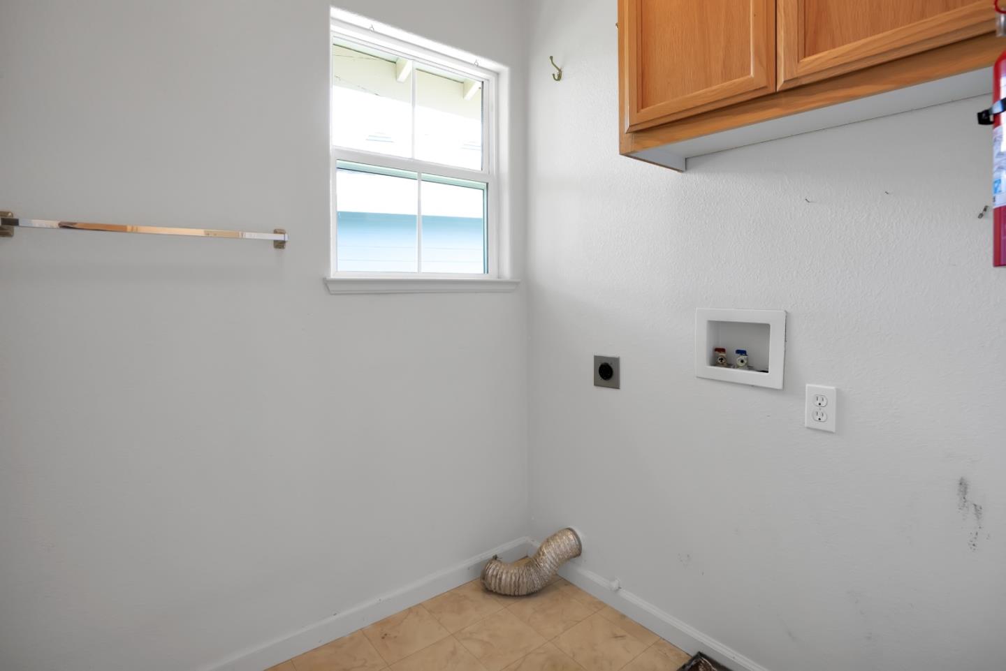 Detail Gallery Image 16 of 36 For 115 Cherry Blossom Dr, Freedom,  CA 95019 - 4 Beds | 2/1 Baths