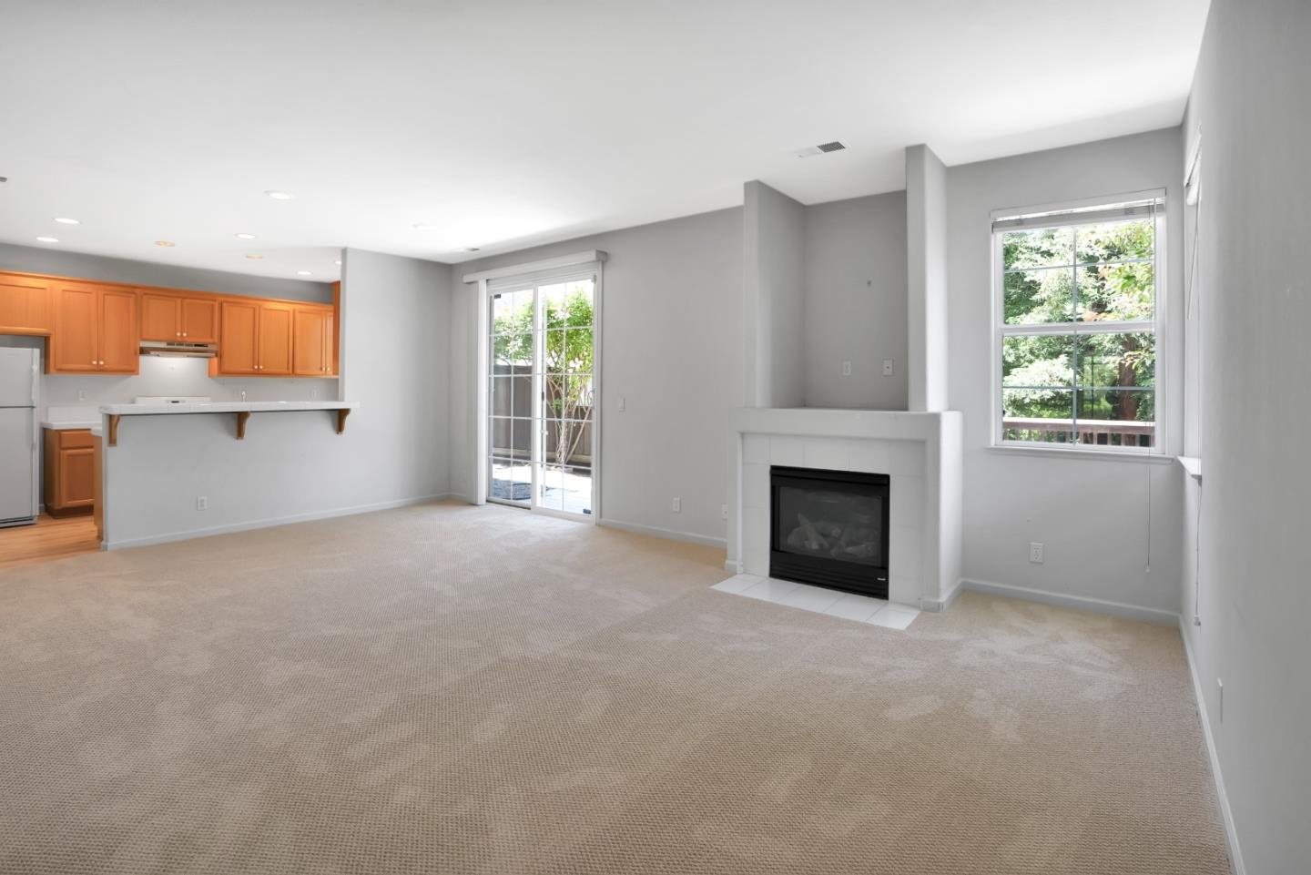 Detail Gallery Image 4 of 36 For 115 Cherry Blossom Dr, Freedom,  CA 95019 - 4 Beds | 2/1 Baths