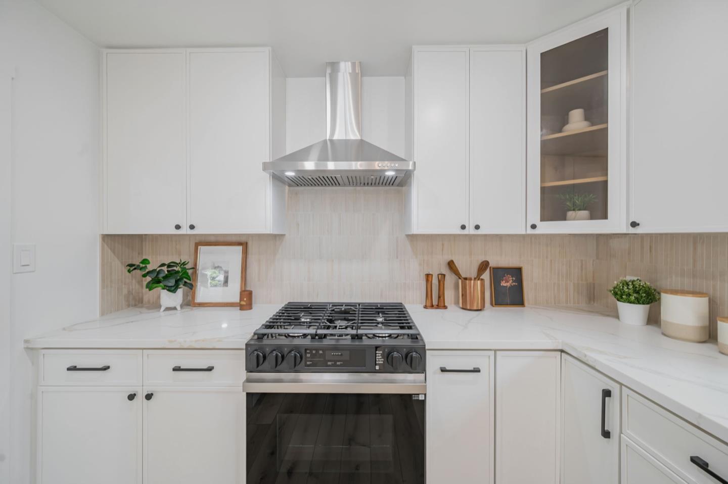 Detail Gallery Image 18 of 44 For 1016 S Rosita Ct, Pacifica,  CA 94044 - 3 Beds | 1 Baths