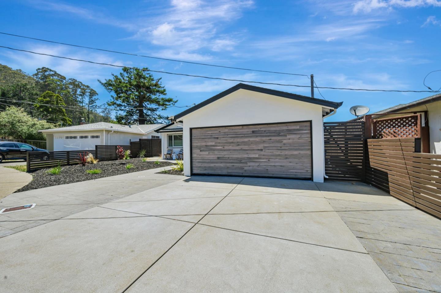 Detail Gallery Image 3 of 44 For 1016 S Rosita Ct, Pacifica,  CA 94044 - 3 Beds | 1 Baths