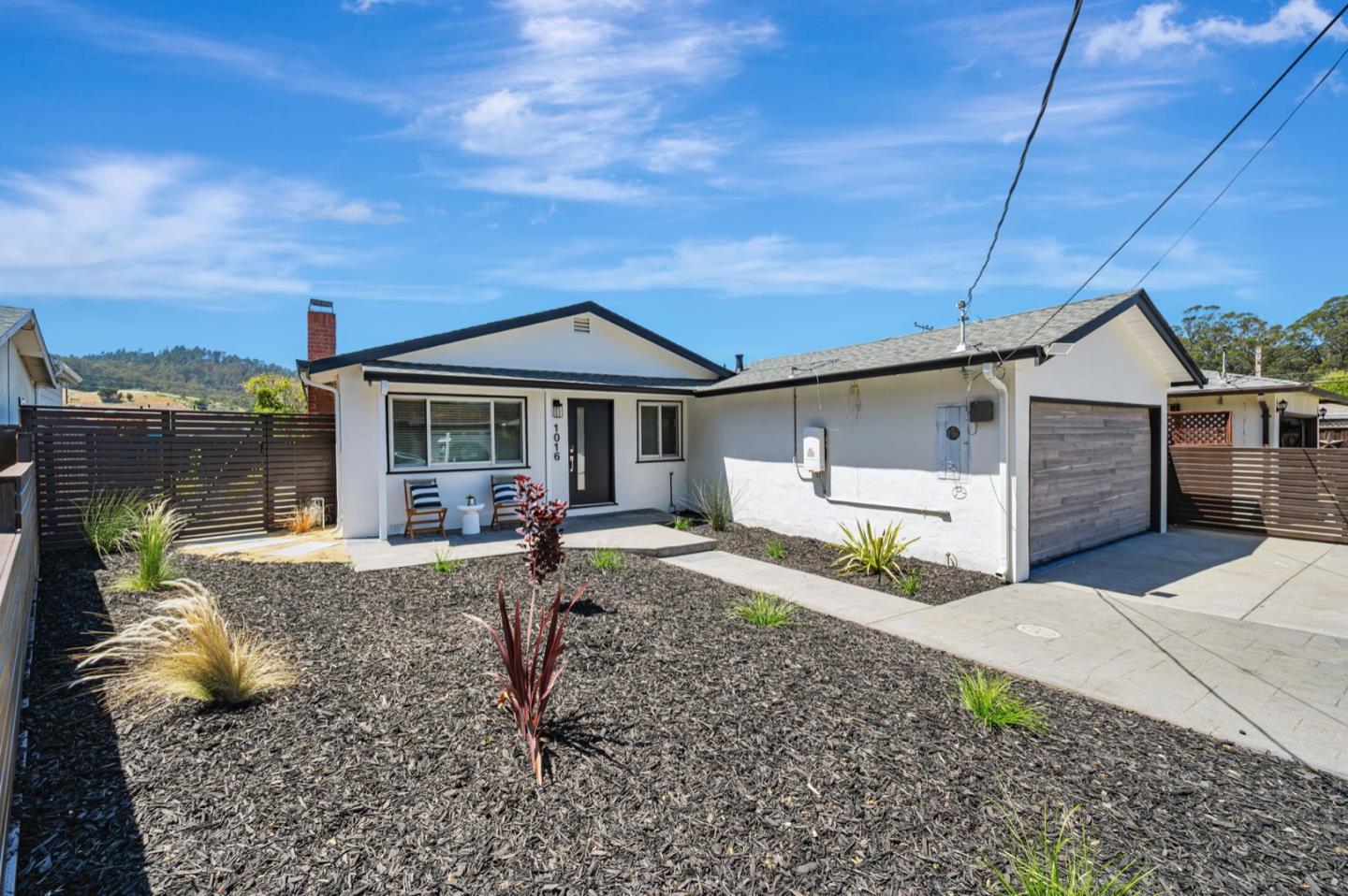 Detail Gallery Image 4 of 44 For 1016 S Rosita Ct, Pacifica,  CA 94044 - 3 Beds | 1 Baths