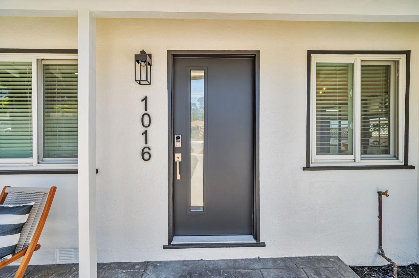 Detail Gallery Image 5 of 44 For 1016 S Rosita Ct, Pacifica,  CA 94044 - 3 Beds | 1 Baths