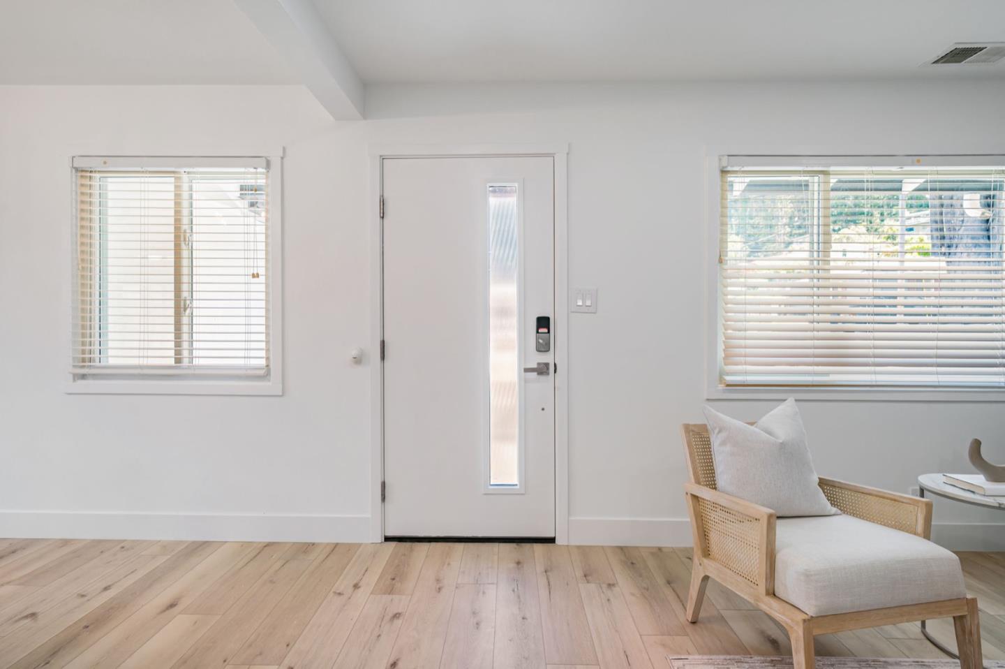 Detail Gallery Image 6 of 44 For 1016 S Rosita Ct, Pacifica,  CA 94044 - 3 Beds | 1 Baths