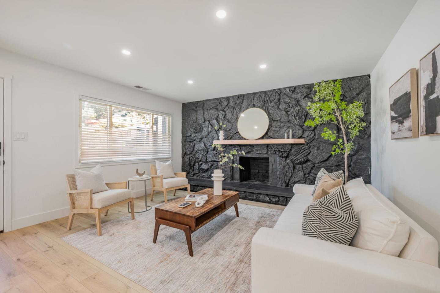 Detail Gallery Image 7 of 44 For 1016 S Rosita Ct, Pacifica,  CA 94044 - 3 Beds | 1 Baths