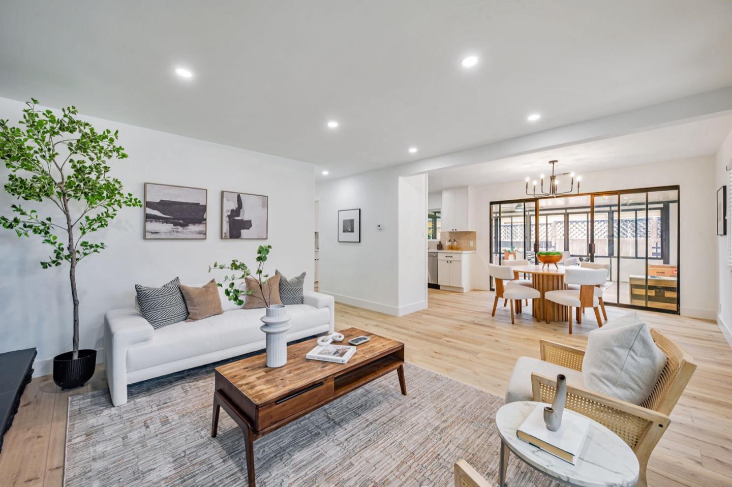 Detail Gallery Image 9 of 44 For 1016 S Rosita Ct, Pacifica,  CA 94044 - 3 Beds | 1 Baths