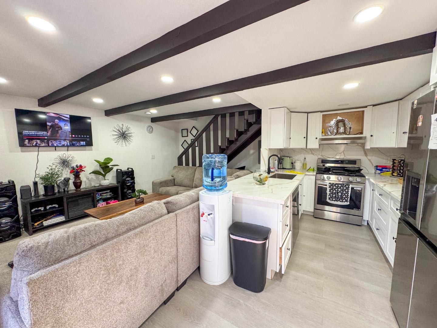 Detail Gallery Image 5 of 19 For 181 Alexander Ave, San Jose,  CA 95116 - – Beds | – Baths