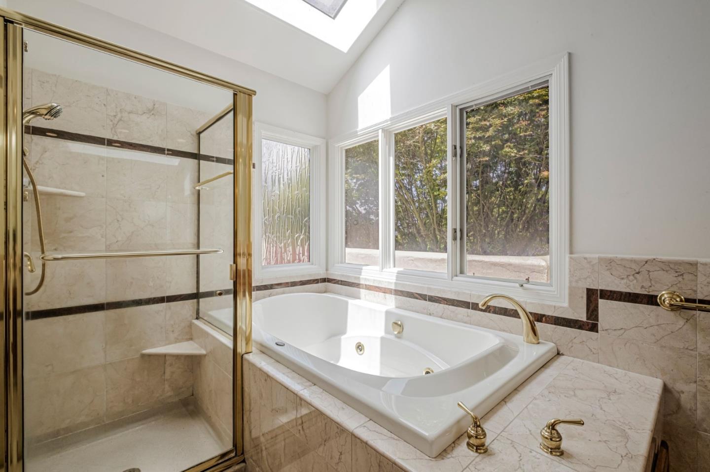 Detail Gallery Image 18 of 32 For 425 Vista Del Mar Dr, Aptos,  CA 95003 - 5 Beds | 3/1 Baths